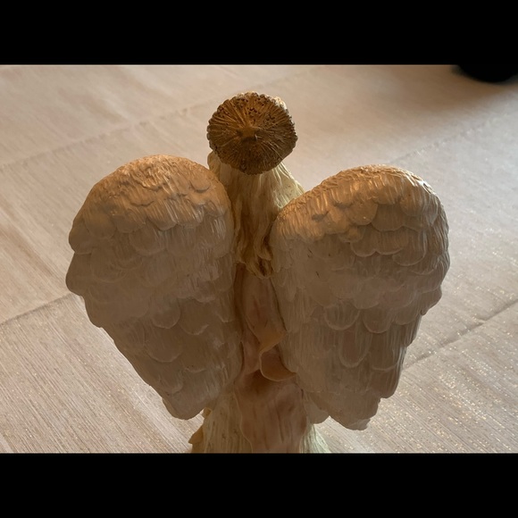 UNITED DESIGN ANGEL FIGURINE #4567 (9”) - Picture 5 of 6